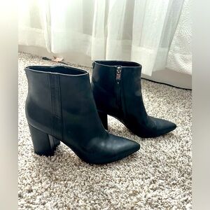Black Ankle Zipper Heeled Boots